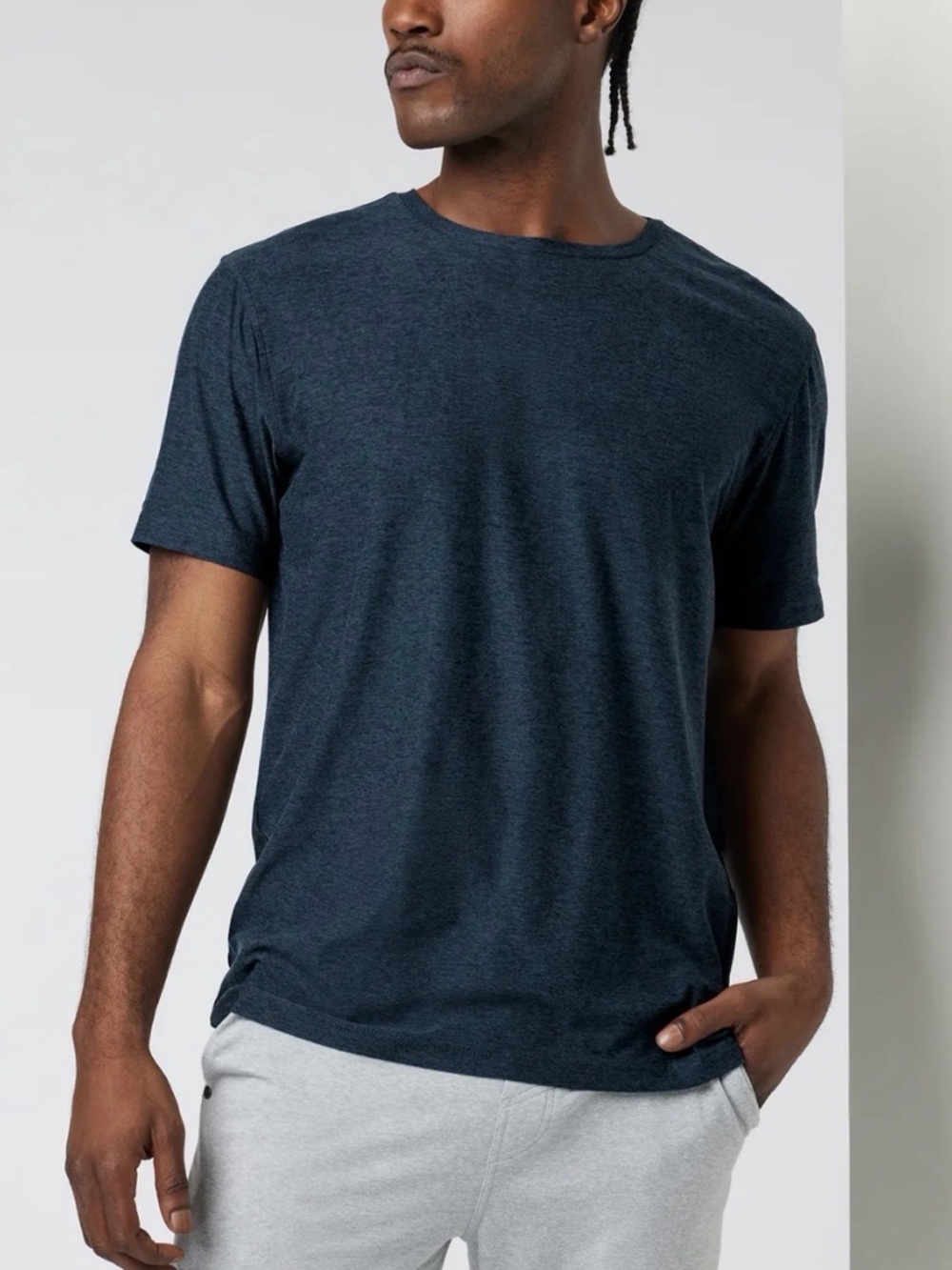 Men's Vuori Strato Tech Tee in Blue EUC Sz Medium
